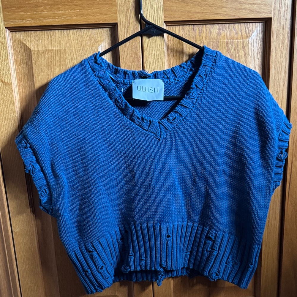 Frayed cute short-sleeved sweater